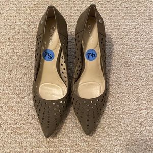 Brand new Calvin Klein olive green pumps 7.5